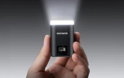 Neewer BASICS N12 černý mini blesk