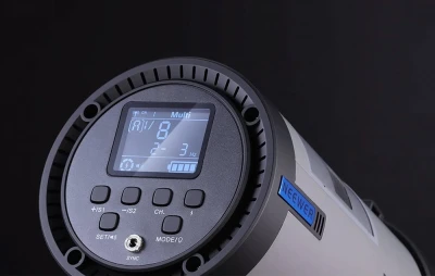 Neewer Q300 šedý venkovní blesk (stroboskop)