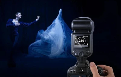 Neewer Z2-N černý TTL blesk pro fotoaparáty Nikon