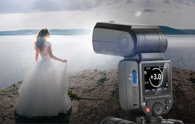 Neewer Z880-C černý TTL blesk s lithiovou baterií