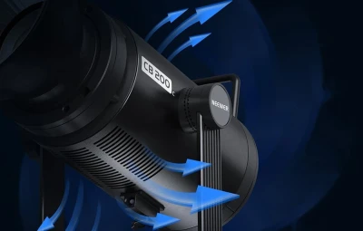 Neewer CB200C RGB černo-stříbrné LED video světlo