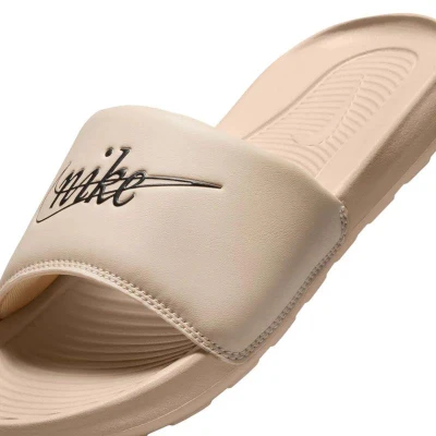 Nike Victori One W sanddrift/black/sanddrift 2025 dámské nazouváky