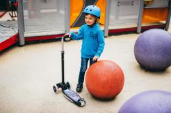 Nils Fun HLB1310 s LED černá dětská tříkolová koloběžka