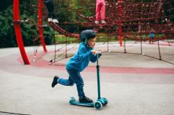 Nils Fun HLB1310 s LED zelená dětská tříkolová koloběžka