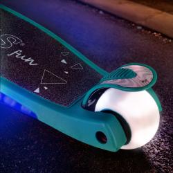 Nils Fun HLB1310 s LED zelená dětská tříkolová koloběžka