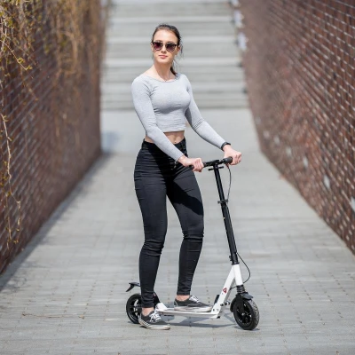 Nils Extreme HM208T bílá odpružená koloběžka s ruční brzdou