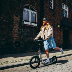 Nils WH10121 16/12 kolobežka s pumpovanými kolesami