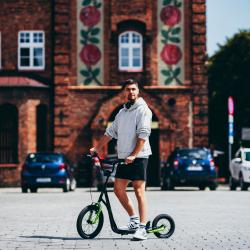 Nils WH10201 16/12 kolobežka s pumpovanými kolesami