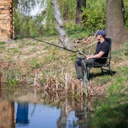 Nils Rybárske kreslo s podnožkou Camp NC1802