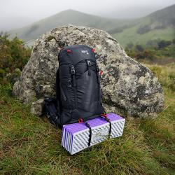 Nils Skladacia penová karimatka Camp NC1768 s reflexnou vrstvou fialová