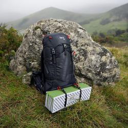 Nils Skládací pěnová karimatka Camp NC1768 s reflexní vrstvou zelená