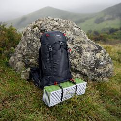 Nils Skládací pěnová karimatka Camp NC1768 s reflexní vrstvou zelená