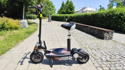 Nitro Scooters XE1200 v2 – 20ah elektro koloběžka + sedlo, blatník