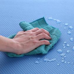 ONE FITNESS Ochranná puzzle podložka MP10 zelená-modrá-červená