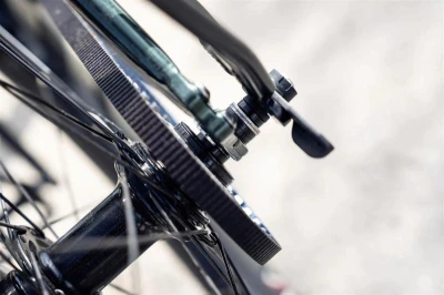 Ortlieb Thru Axle M6-Connector osa k upevnění nosičů