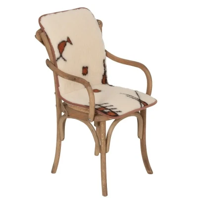 Ovčíno podsedák s opěrkou z ovčí vlny vzorovaný – 95 × 43 cm
