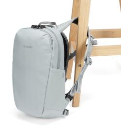 Pacsafe Batoh V 12L TECH BACKPACK digital grey + sleva 400,- na příslušenství