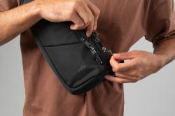 Pacsafe Ledvinka VIBE 150 SLING PACK jet black