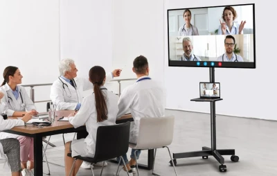 Perlesmith PSTVMC06 23-60" černý pojízdný TV stojan