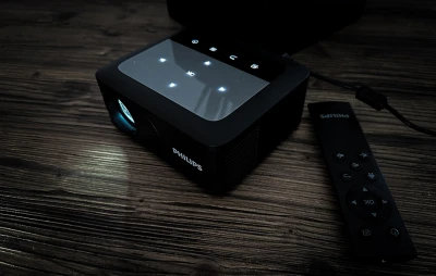 Philips N-110 černý 720p mini projektor