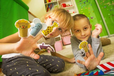 Piqipi Interaktivní dětská knížka Quiet Book Dog modrá