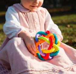 PLAYGRO Míček baby ohebný chrastící s kuličkami nový pro miminko
