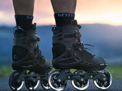 Powerslide Phuzion Argon Black 100 Trinity kolečkové brusle + osvěžovač obuvi