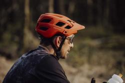 Force IBEX MTB oranžová cyklistická přilba