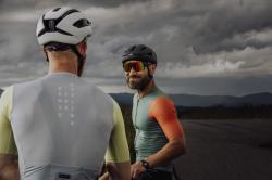 Force NAOS čierna cyklistická prilba