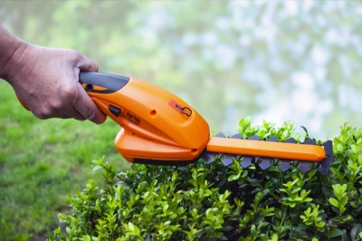 Profi Tools Aku nůžky 2v1 s teleskopickou rukojetí N0E-KT01-90X120L