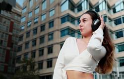 Qcy Bezdrátová sluchátka H3 pro ANC (černá)