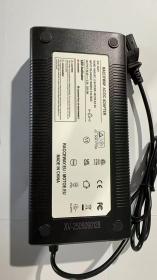 RACCEWAY Nabíječka na lithiové baterie 48V (58.8v) 3.5Ah-14S