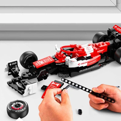 Rastar stavebnice RC formule Alfa Romeo F1 C42 1:24