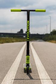 Raven Evolution Rookie Lime freestyle koloběžka