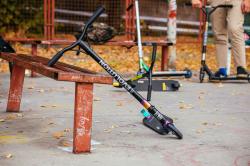 Raven Master NeoChrome freestyle kolobežka