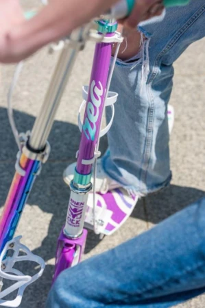 Raven Zea ABEC9 200mm skládací koloběžka s ruční brzdou