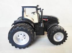 IQ model RC TRAKTOR 1/24 s kovovými prvky