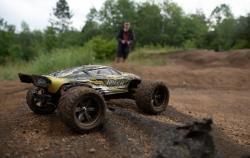 IQ models RC truggy XLH X9116 2WD žlutá