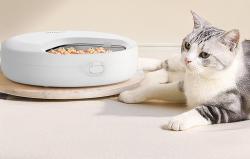 Rojeco Krmítko pro kočky F26 4 Meals Button Version s 2 ledovými balíčky (bílé)