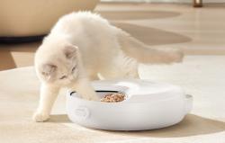 Rojeco Krmítko pro kočky F26 4 Meals Button Version s 2 ledovými balíčky (bílé)