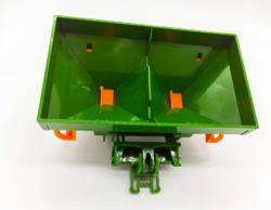 Rozmetadlo hnojiv za RC traktor 1/24