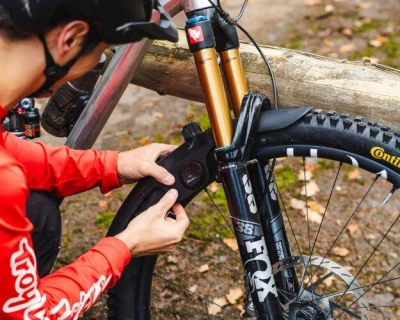 RRP Proguard Bolt-on Front Black Standard V2 blatník