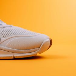 Salming Eagle 2 White/Gold sálovky + osvěžovač obuvi