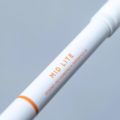 Salming Quest2 Mid Midlite 35 JR White/Nectarine florbalka