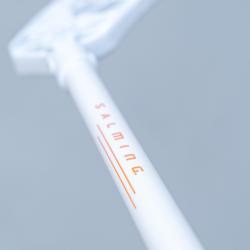 Salming Quest2 Mid Midlite 35 JR White/Nectarine florbalka