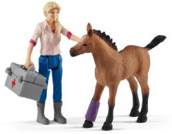 Schleich Návštěva lékaře u klisny a hříběte herní set 2 koníci s doplňky