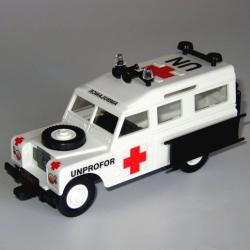 Seva Monti System 35 Auto sanitka Land Rover UN AMBULANCE MS35 0101-35