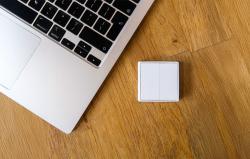 Shelly BLU Button 4 béžové Bluetooth tlačítko se 4 klávesami