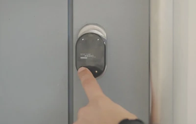Shelly LOQED Touch 2S stříbrný chytrý dveřní zámek