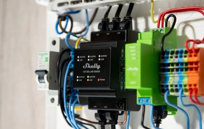 Shelly LAN Switch černý 5portový ethernetový přepínač